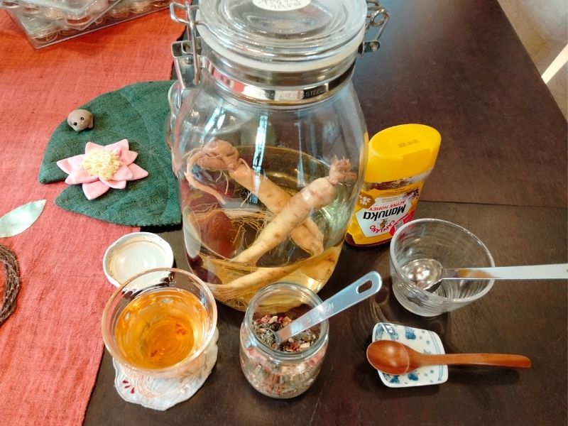 朝鮮人参と棗のチンキ入りハーブ薬膳茶